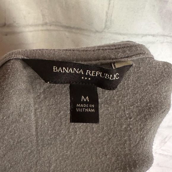 Banana Republic Long-sleeve Top with Gray & Pink Front, Medium, Pre-owned - Picture 5 of 6